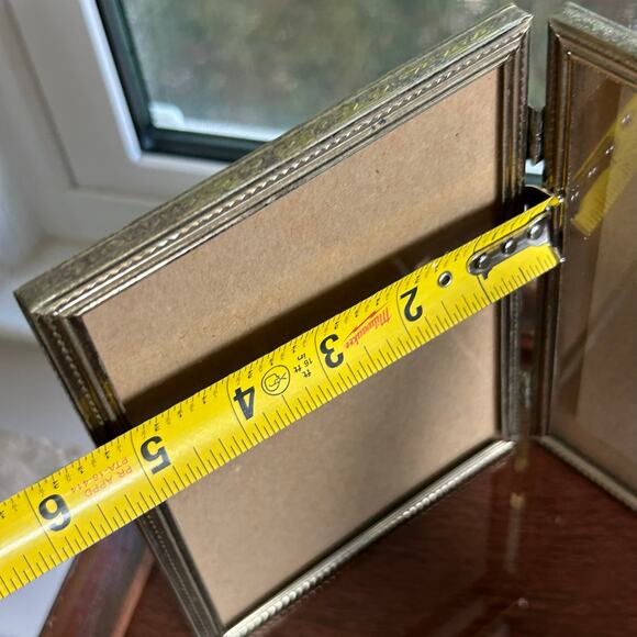Vintage Gold-Tone 5x7 Frame Set – Single & Double Hinged (3 Photo Display) - Picture 11 of 12